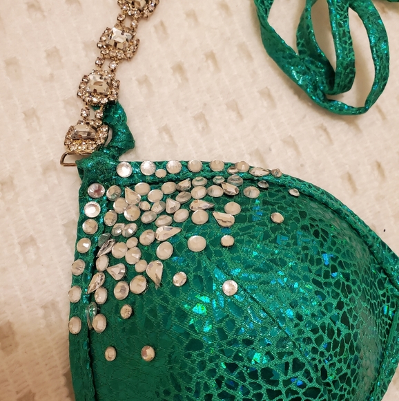 Green Competition Bikini - Picture 2 of 4